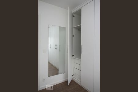 Apartamento para alugar com 56m², 2 quartos e 2 vagas Apartamento para alugar com 56m², 2 quartos e 2 vagasQuarto 2 - Armários
