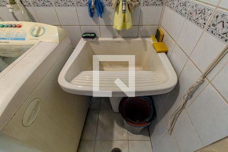 Apartamento à venda com 110m², 4 quartos e 1 vaga Apartamento à venda com 110m², 4 quartos e 1 vagaLavanderia
