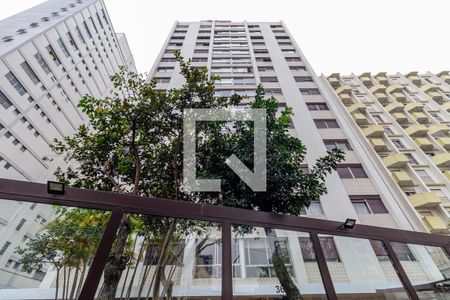 Apartamento à venda com 110m², 4 quartos e 1 vaga Apartamento à venda com 110m², 4 quartos e 1 vagaFachada