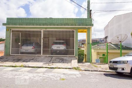 Casa para alugar com 62m², 2 quartos e sem vagaFachada