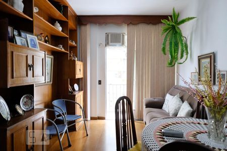 Sala de apartamento para alugar com 2 quartos, 62m² em Vila Isabel, Rio de Janeiro