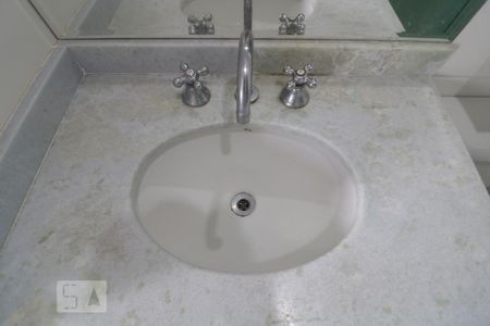 Apartamento para alugar com 65m², 3 quartos e 1 vagaBanheiro da suite 1 - pia