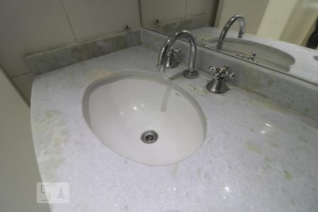 Apartamento para alugar com 65m², 3 quartos e 1 vagaBanheiro - pia