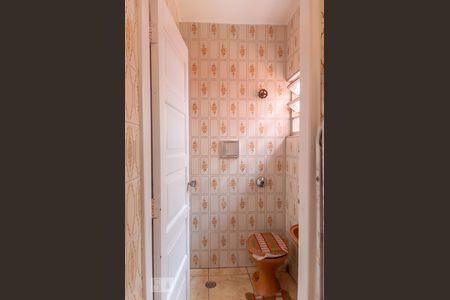 Casa à venda com 179m², 2 quartos e 2 vagasBanheiro de Serviço