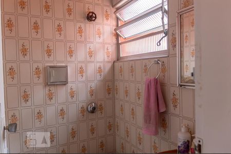 Casa à venda com 179m², 2 quartos e 2 vagasBanheiro de Serviço