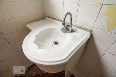 Casa à venda com 144m², 3 quartos e 1 vagaBanheiro (Casa 2)