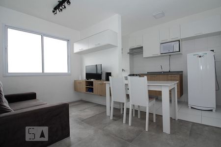 Sala e Cozinha de apartamento à venda com 1 quarto, 32m² em Água Branca, São Paulo