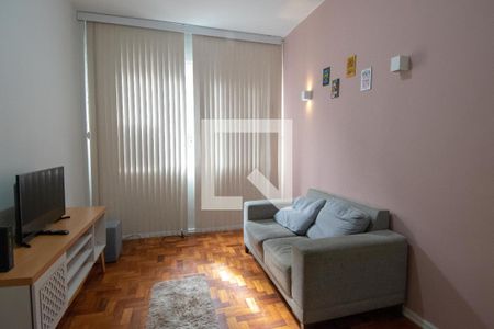 Sala de Apartamento com 2 quartos, 90m² Copacabana