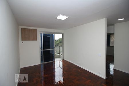 Apartamento para alugar com 65m², 2 quartos e 1 vagaSala