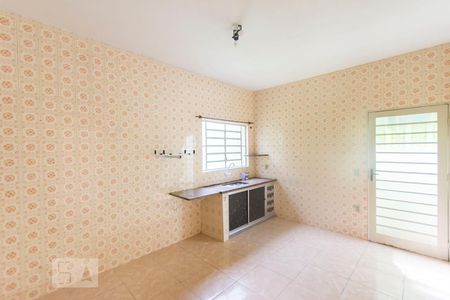 Casa à venda com 100m², 2 quartos e 3 vagas Casa à venda com 100m², 2 quartos e 3 vagasCozinha