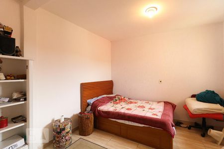 Casa à venda com 205m², 4 quartos e 2 vagasQuarto 2 - Suíte