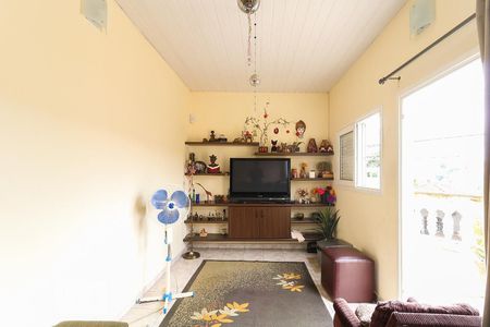 Sala de TV de casa à venda com 4 quartos, 205m² em Bela Vista, Osasco