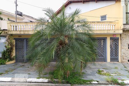 Casa à venda com 205m², 4 quartos e 2 vagasFachada