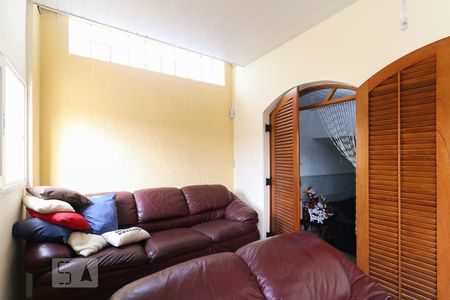 Sala de TV de casa à venda com 4 quartos, 205m² em Bela Vista, Osasco