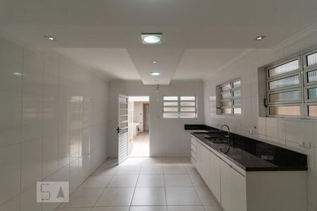 Casa à venda com 130m², 3 quartos e 2 vagasCozinha