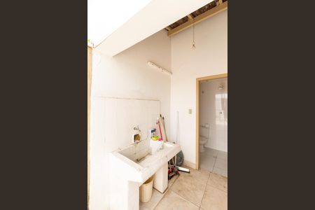 Casa à venda com 130m², 3 quartos e 2 vagasÁrea de Serviço