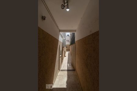 Casa à venda com 130m², 3 quartos e 2 vagasCorredor