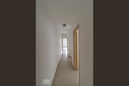 Casa à venda com 130m², 3 quartos e 2 vagasCorredor