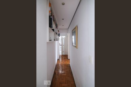 Apartamento à venda com 75m², 2 quartos e 1 vagaCorredor