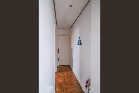 Apartamento à venda com 75m², 2 quartos e 1 vagaCorredor