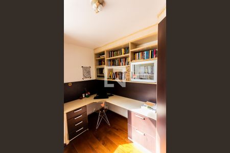 Apartamento à venda com 135m², 3 quartos e 2 vagasArmário