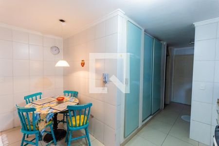 Apartamento à venda com 135m², 3 quartos e 2 vagasCozinha