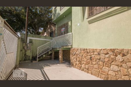 Casa para alugar com 200m², 4 quartos e 3 vagasQuintal da Frente