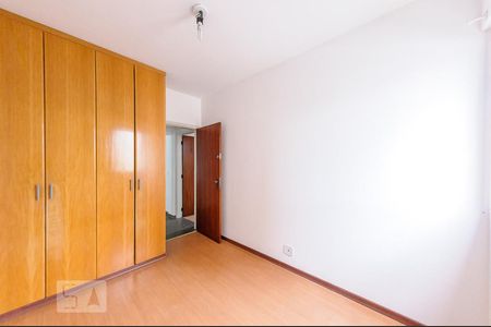 Apartamento à venda com 95m², 3 quartos e 1 vagaQuarto 2