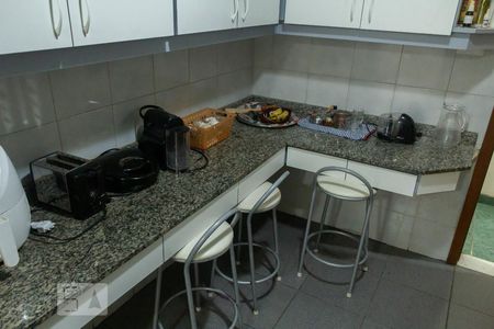 Apartamento à venda com 160m², 3 quartos e 2 vagasCozinha