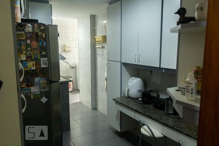 Apartamento à venda com 160m², 3 quartos e 2 vagasCozinha