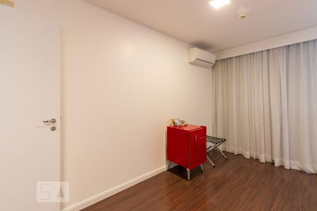 Sala de apartamento à venda com 1 quarto, 48m² em Vila Olímpia, São Paulo