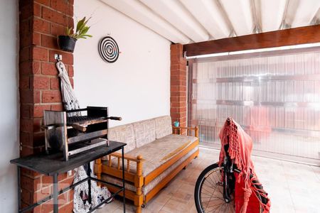 Casa à venda com 212m², 3 quartos e 4 vagasGaragem Frente