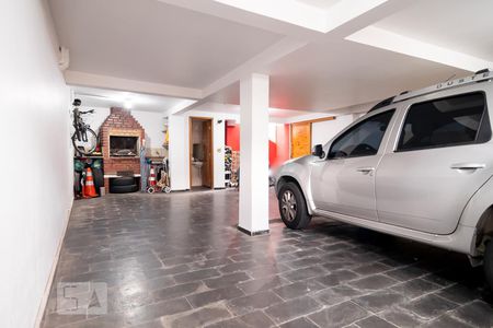 Casa à venda com 212m², 3 quartos e 4 vagasGaragem Fundos