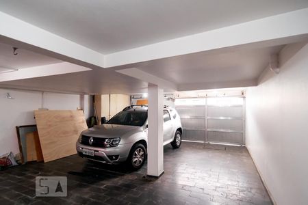 Casa à venda com 212m², 3 quartos e 4 vagasGaragem Fundos