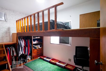 Casa à venda com 212m², 3 quartos e 4 vagasQuarto 2 - Suíte