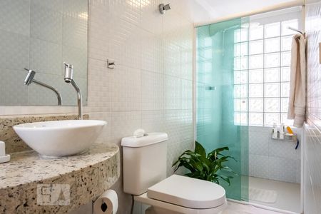 Casa à venda com 180m², 3 quartos e 2 vagasBanheiro 2