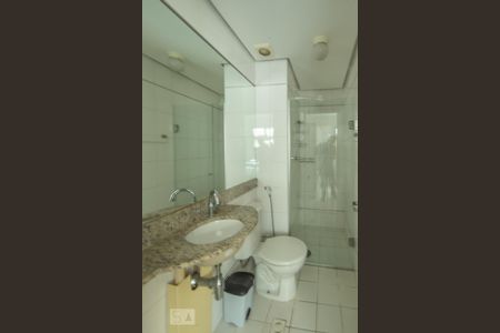 Studio para alugar com 28m², 1 quarto e 1 vaga Studio para alugar com 28m², 1 quarto e 1 vagaBanheiro