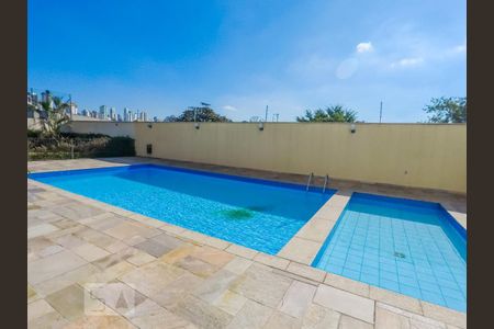 Apartamento para alugar com 384m², 3 quartos e 3 vagas Apartamento para alugar com 384m², 3 quartos e 3 vagasÁrea comum - Piscina