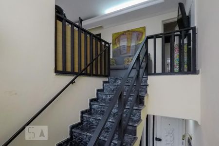 Apartamento para alugar com 384m², 3 quartos e 3 vagasEscada piso superior