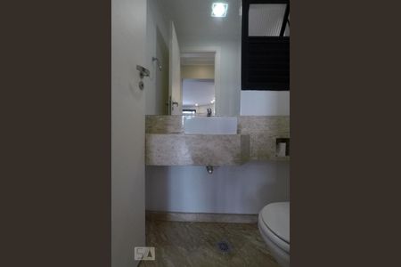 Lavabo de apartamento para alugar com 3 quartos, 127m² em Real Parque, São Paulo