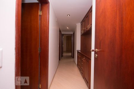 Corredor de apartamento à venda com 4 quartos, 167m² em Vila Regente Feijó, São Paulo