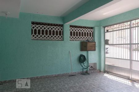 Casa à venda com 140m², 4 quartos e 2 vagasGaragem