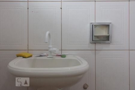 Casa à venda com 140m², 4 quartos e 2 vagasBanheiro 1 - Torneira