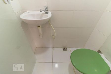 Casa de condomínio para alugar com 120m², 3 quartos e sem vaga2º andar: Lavabo