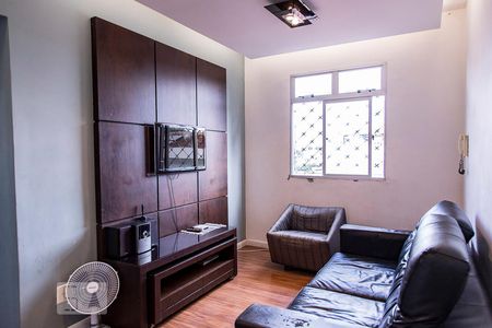 Sala de apartamento à venda com 2 quartos, 100m² em Padre Eustáquio, Belo Horizonte