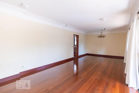 Sala de apartamento à venda com 5 quartos, 240m² em Cambuí, Campinas