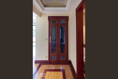 Hall de Entrada de apartamento à venda com 5 quartos, 240m² em Cambuí, Campinas