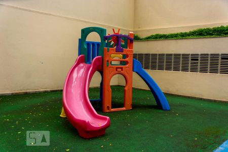 Apartamento à venda com 270m², 4 quartos e 3 vagasÁrea Comum - Playground