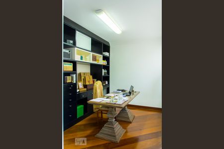 Apartamento à venda com 270m², 4 quartos e 3 vagasEscritório