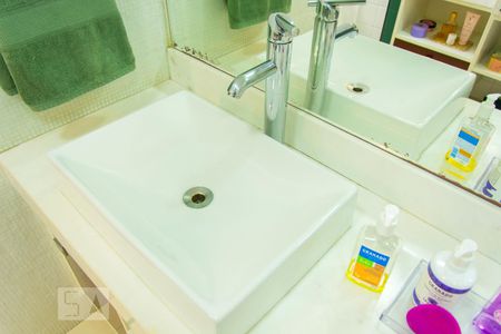 Apartamento à venda com 270m², 4 quartos e 3 vagasBanheiro da Suíte Master - Pia 2